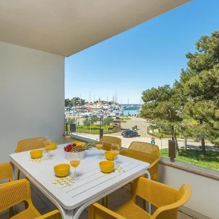 Apartment Ferienwohnung In Novigrad Mit Whirlpool